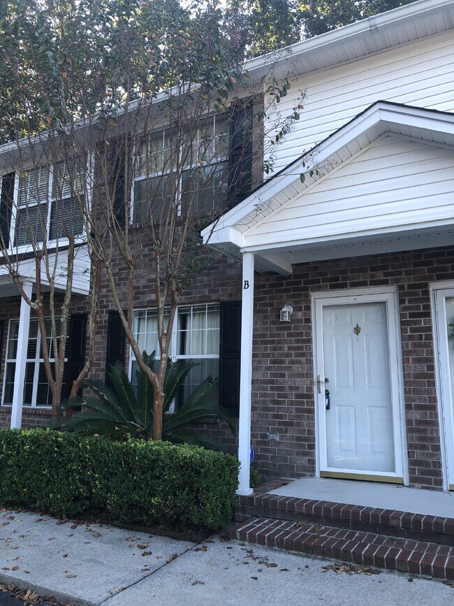 Building Photo - 2039 Rondo St