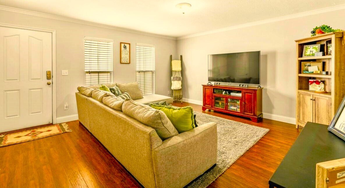 Primary Photo - 4721 S Falkirk Dr
