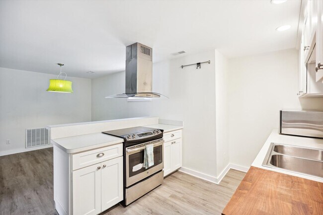 Foto del edificio - 7717 Carroll Ave