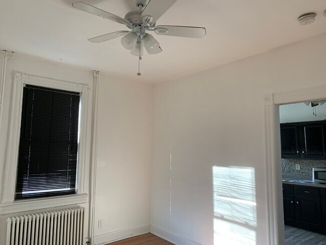 Building Photo - 23 Lincoln Pl