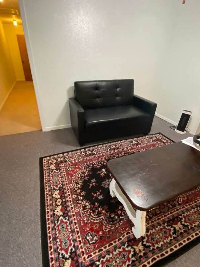 Living room - 5412 N General Bruce Dr