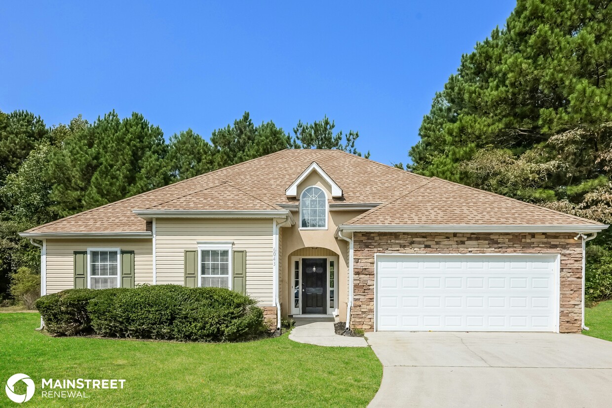 Foto principal - 6043 W Creekview Ct