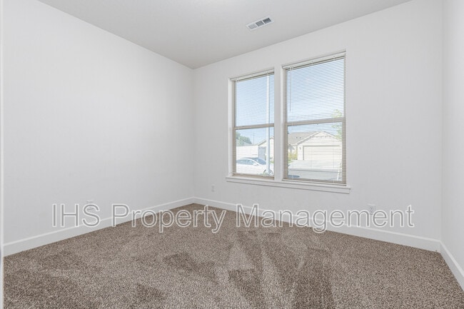 Foto del edificio - 1127 S Blueberry Pl
