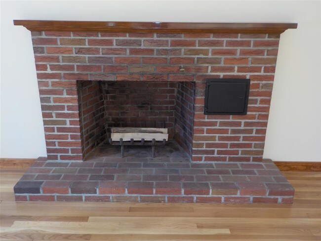 Building Photo - 47 Fifield St