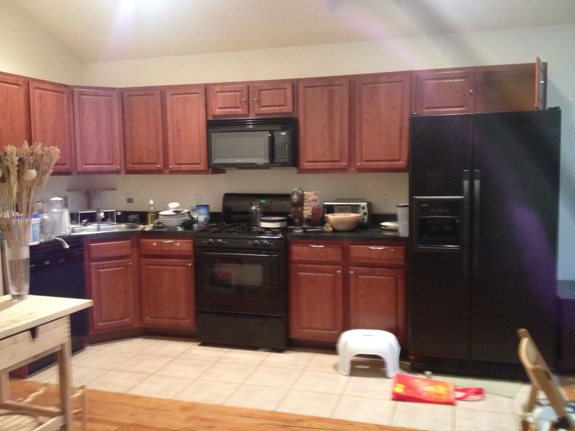 Kitchen - 46 Belmont Ave