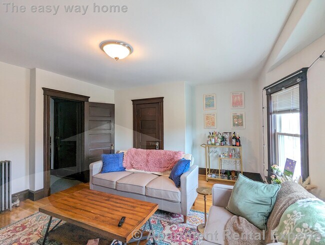 Building Photo - 92 Powder House Blvd