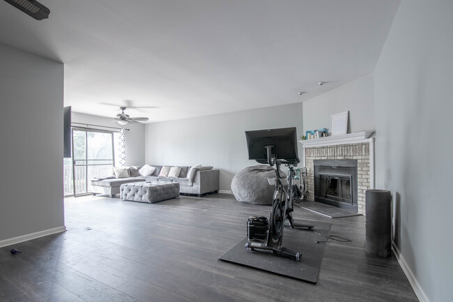 Foto del edificio - 320 Deer Glen Way