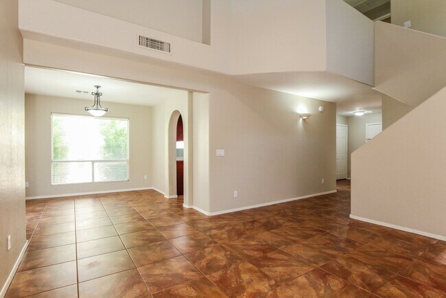 Foto del edificio - 3719 E Inverness Ave