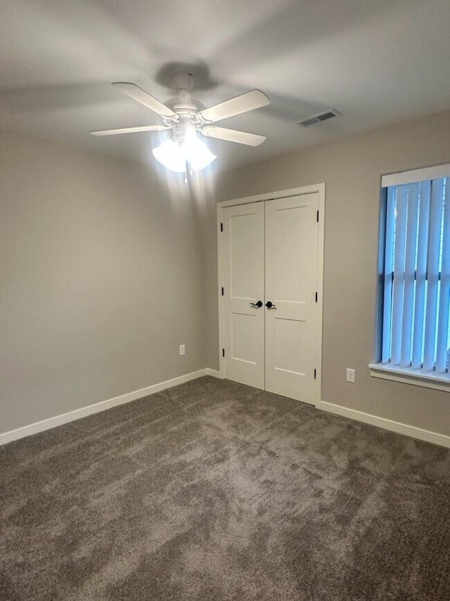 Building Photo - 5785 Jackies Dr