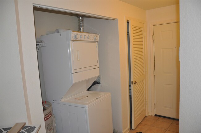 Building Photo - 440 S Villa San Marco Dr