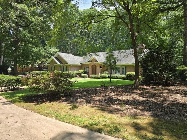 Building Photo - 595 Upper Hembree Rd