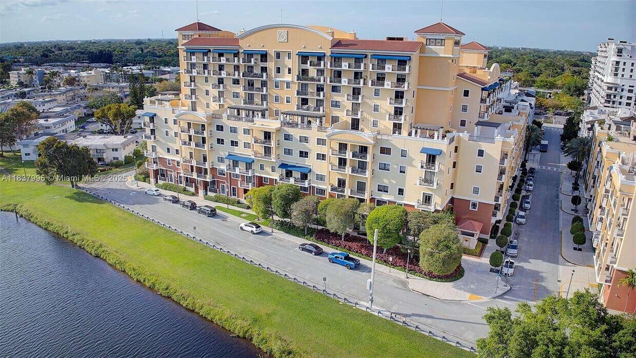 Foto principal - 8395 SW 73rd Ave
