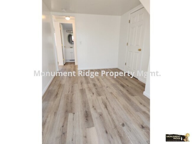 Building Photo - Available Now!  Cute 2nd Story One Bed One...