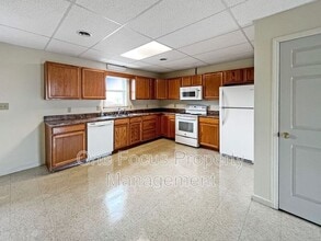 Building Photo - 218 3rd Ave