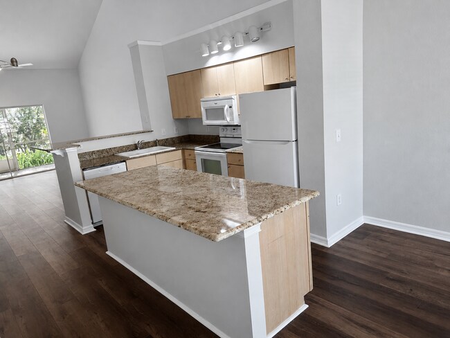 Building Photo - 3549 Kings Rd