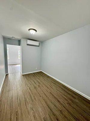 Foto del edificio - 1 bedroom in RIDGEWOOD NY 11385