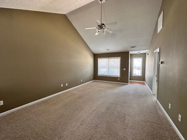 Foto del edificio - Exclusively Offered by Muse Realty, LLC