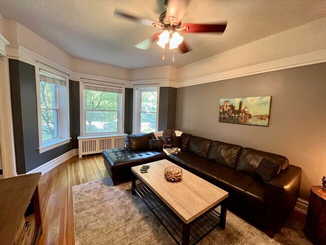 Foto del edificio - 322 S Ridgeland Ave