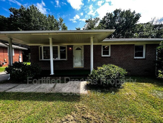 Building Photo - 1908 Rayston Dr