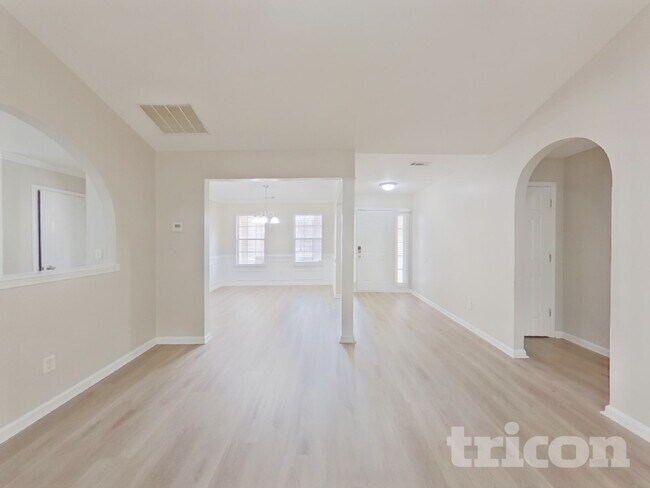 Building Photo - 708 Percevil Point