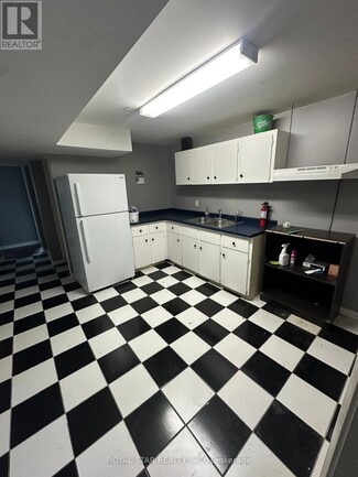 Building Photo - 99 Romy Crescent