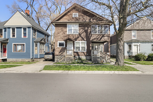 Building Photo - 1026 8th St