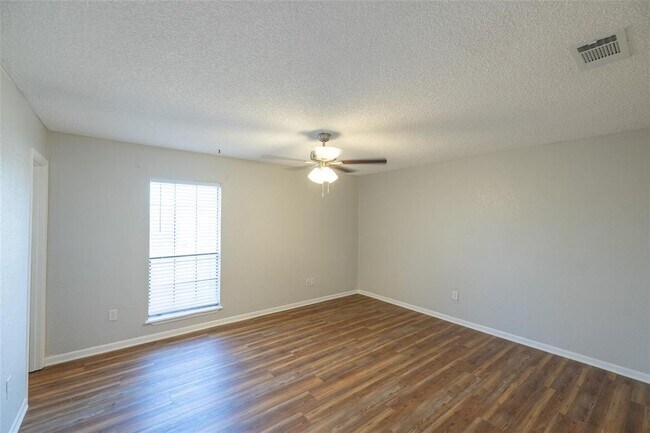 Foto del edificio - 1218 Baylor Dr