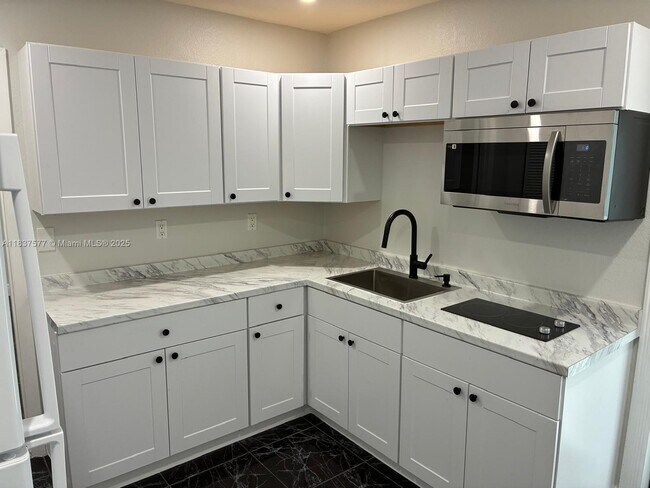 Foto del edificio - 16304 SW 103rd Ct