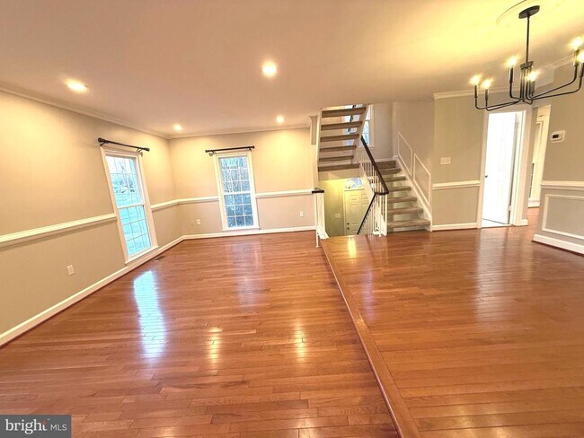 Foto del edificio - 4235 Sleepy Lake Dr