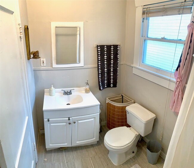 Building Photo - 532 Cortlandt St