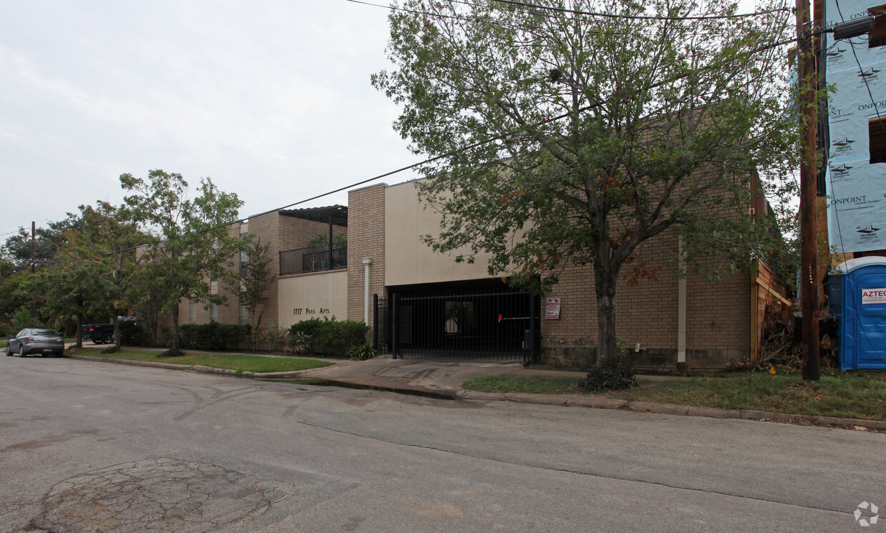 Building Photo - 1717 Park Apartments