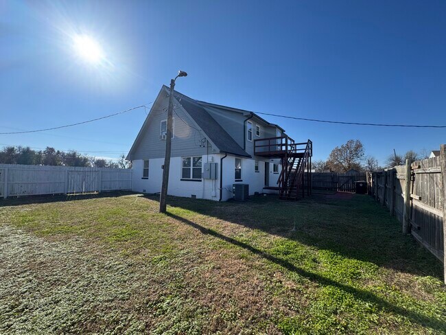 Building Photo - 6007 NW 32nd St