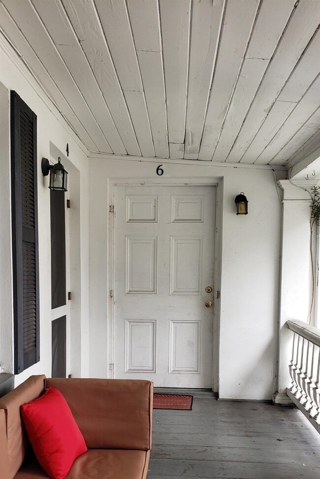 Building Photo - 55 Riberia St