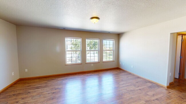 Foto del edificio - 2 Bedroom Ankeny Townhome Available NOW!