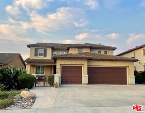 Building Photo - 3280 Canyon View Dr