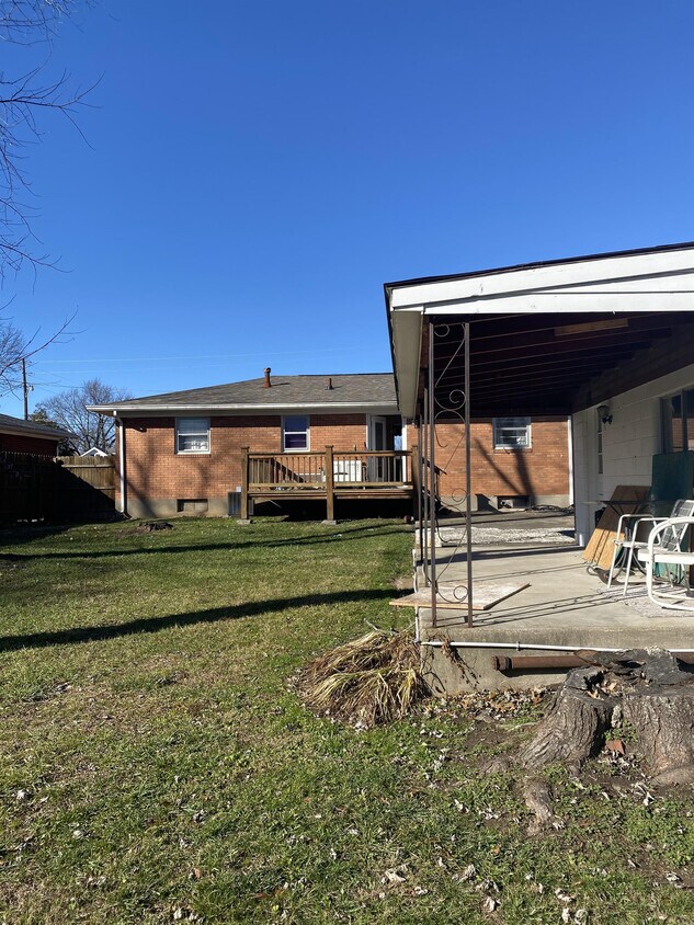 Building Photo - 3158 S Crums Ln