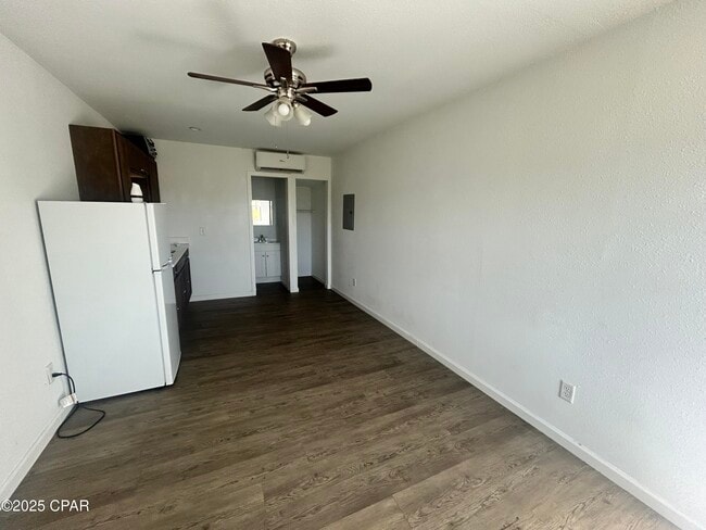 Building Photo - 143 Claire Ave