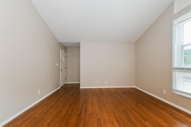 Building Photo - 5164 Cottonwood Rd