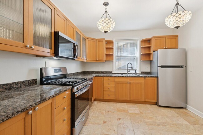 Foto del edificio - 5955 N Winthrop Ave