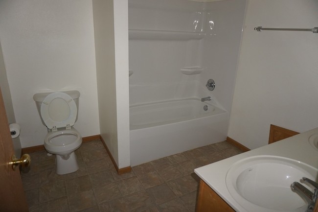 Foto del edificio - 710-732 Hillside Rd
