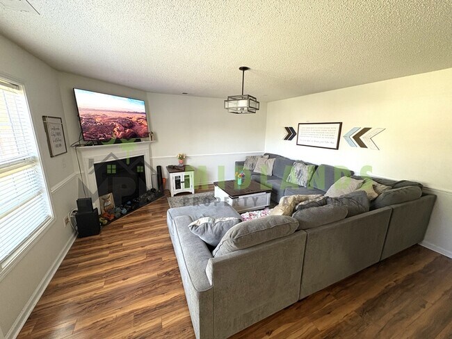 Foto del edificio - 233 Seabiscuit Ln