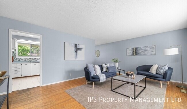 Building Photo - 5 bed | 2 Bath - Beautiful Neighbourhood