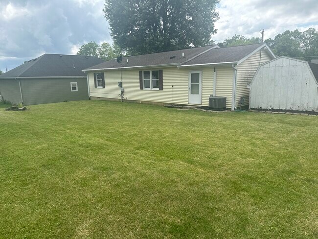 Building Photo - 608 Wheeler Ln