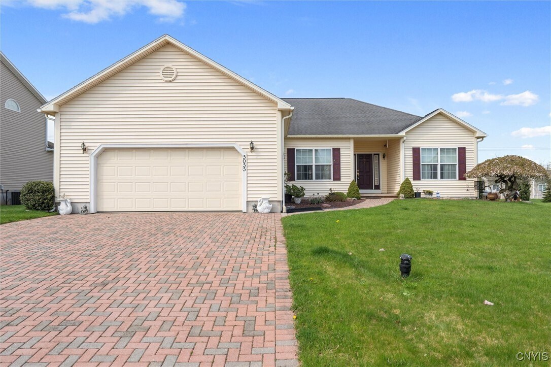 Foto principal - 5055 Constitution Ln