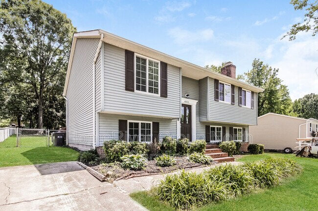 Building Photo - 4800 Cheviot Rd