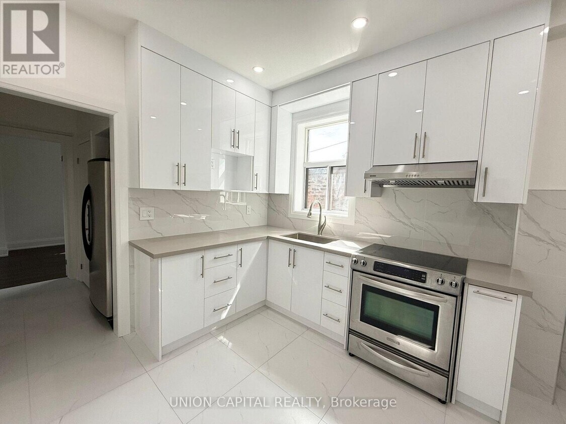 Primary Photo - 1087 Gerrard St E