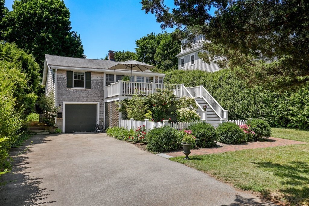 Primary Photo - 20 Kimball Beach Rd