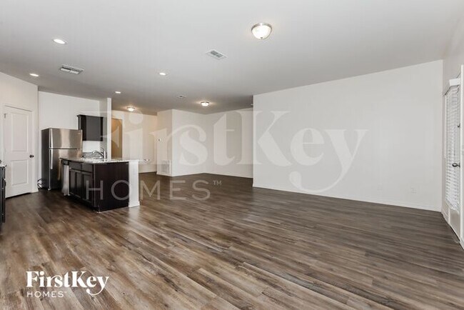 Foto del edificio - 324 W Powell Dr