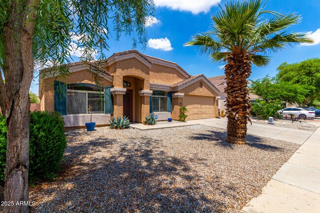 Foto del edificio - 8328 W Forest Grove Ave
