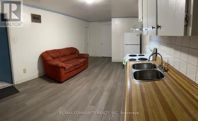 Building Photo - 153 Cimmaron St